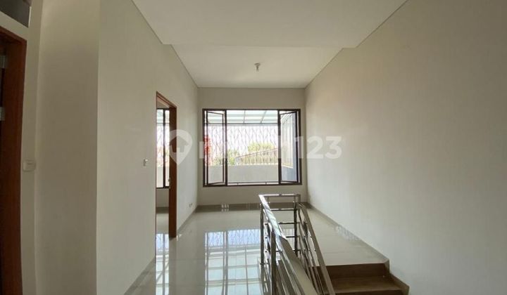 Rumah Minimalis Baru Lokasi di Komplek Kembar