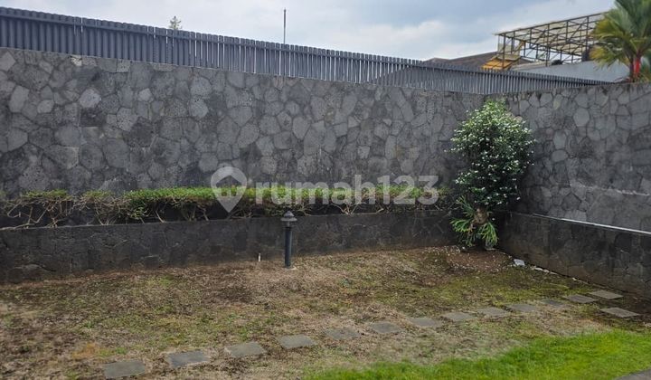 Dijual Rumah Bagus dan Siap Huni di Setra Duta 2