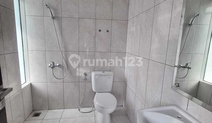 Rumah Minimalis Modern di Kota Baru Parahyangan 2