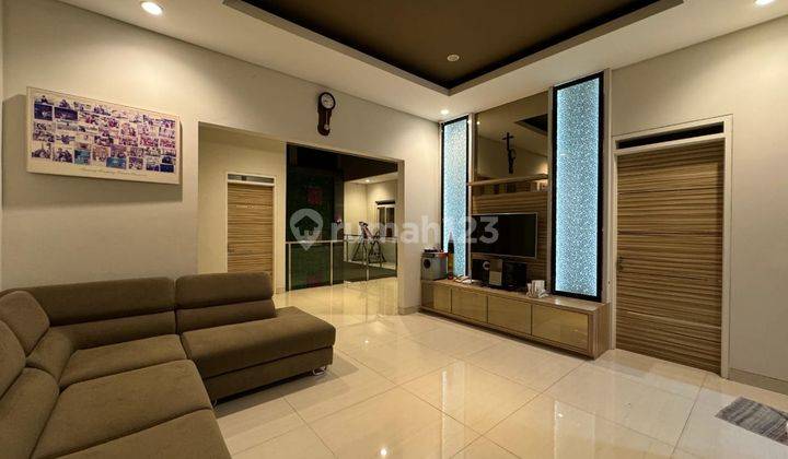 Rumah Mewah Modern 2 Lantai Di Kota Baru Parahyangan 1