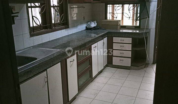 Disewakan Rumah Tinggal Besar Dan Nyaman di Komplek Batununggal 2