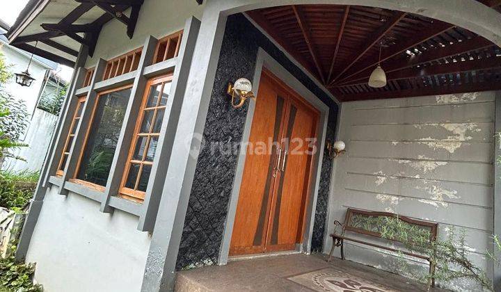 Dijual Rumah Villa Siap Huni Hook 2 Lantai Lokasi di Cipaku 2