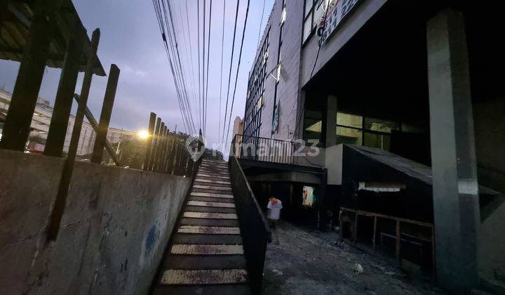 Disewakan Gedung Untuk Ruang Usaha di Tengah Kota di Dewi Sartika 2