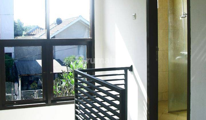 Rumah Modern Nyaman di Cigadung Dekat Dago 2