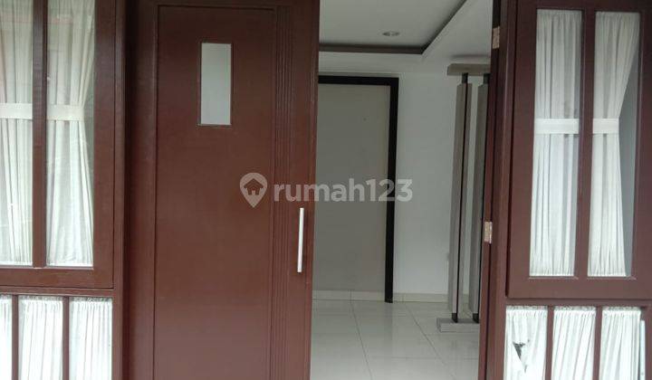 rumah modern minimalis di sudirman town house 2