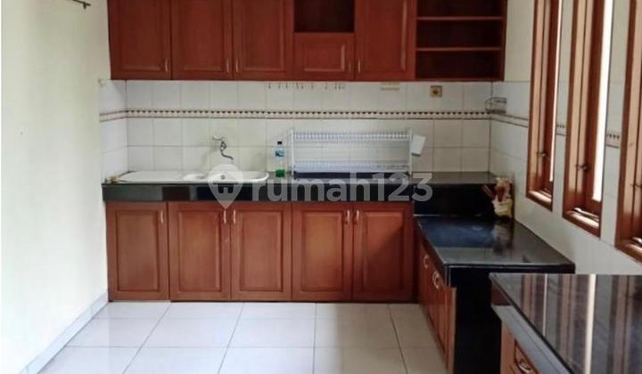 rumah bagus terawat full furnished di daerah setra sari 2