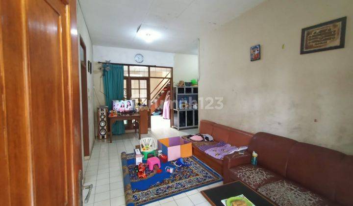 Rumah Minimalis Cantik di Taman Kopo Indah 1 2