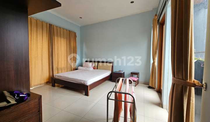 Rumah Modern 2 Lantai di Mainroad Cihampelas Rumah Modern 2 Lantai di Mainroad Cihampelas