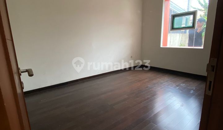 Dijual Rumah Nyaman di Taman Kopo Indah 3 2