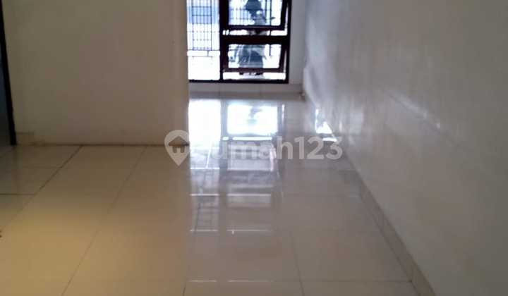 Rumah Minimalis Cantik di Taman Holis Indah 2 Rumah Minimalis Cantik di Taman Holis Indah 2