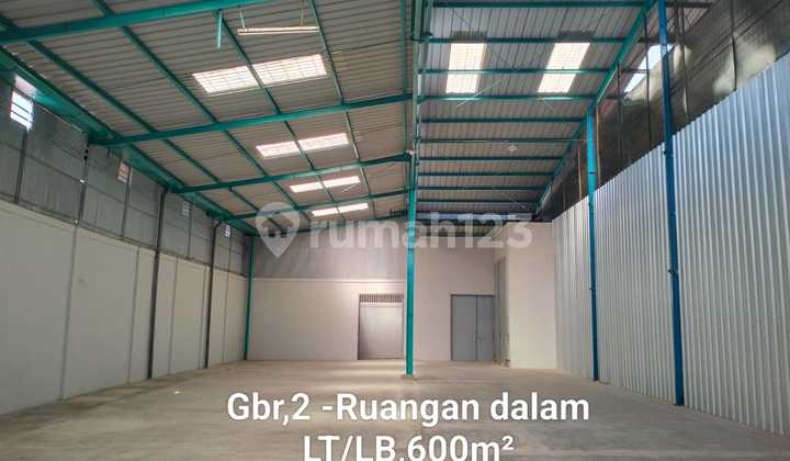 Warehouse Plus Office in the Strategic Holis Area