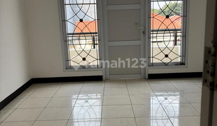 Rumah Minimalis Modern di Kota Baru Parahyangan Rumah Minimalis Modern di Kota Baru Parahyangan