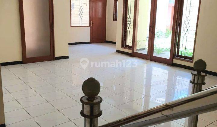 Rumah Cantik Modern Lokasi di Batununggal  1