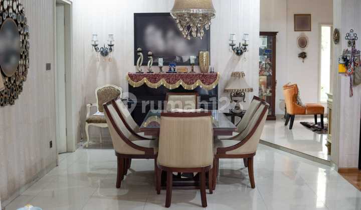 Rumah Bagus Semi Furnished di Moch Toha Kurdi 2