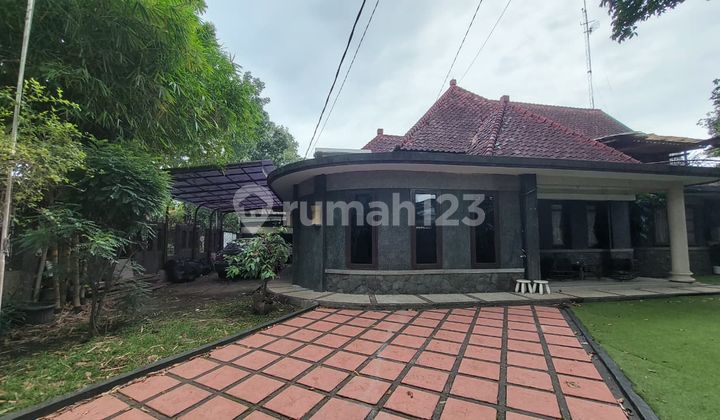 Rumah Klasik dan Terawat di Sayap Burangrang