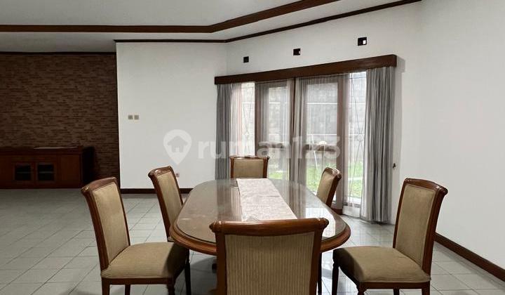 Comfortable Hommey House Located in Setra Sari