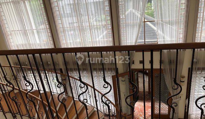 Dijual Rumah Tinggal Classic Luas Nyaman Terawat Lokasi Di Cipaku 2