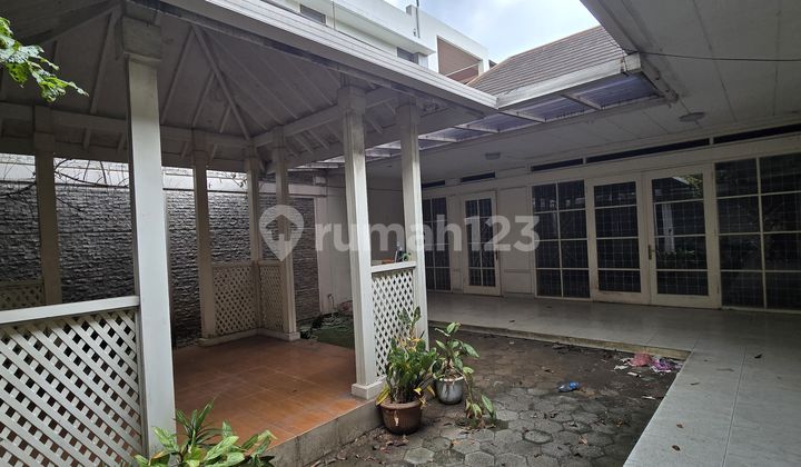 Disewakan Rumah Lokasi Strategis Di Mainroad Cipaganti 2
