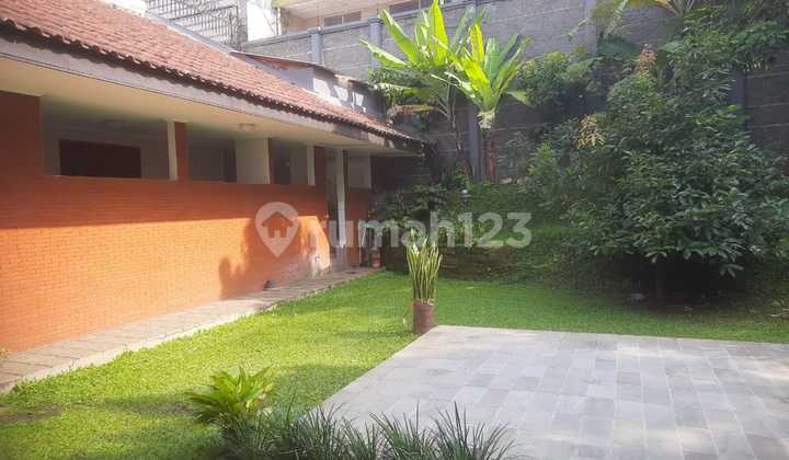 Disewakan Rumah Luas di Daerah Setra Sari 2