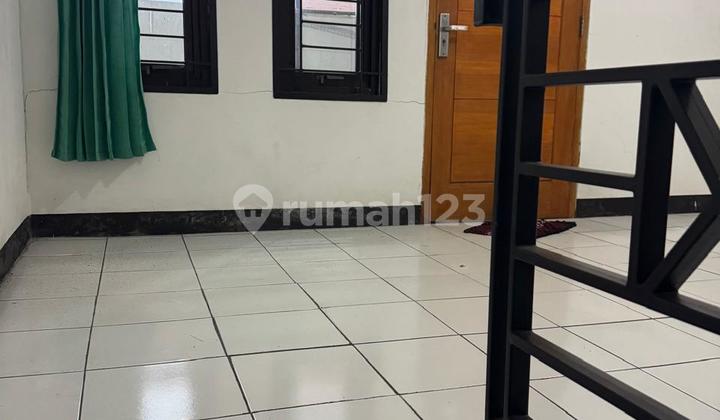 Comfortable Modern House in Taman Kopo Indah 2 2