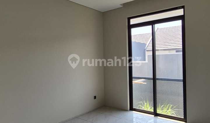 Rumah Baru 2 Lantai Nyaman di Kota Baru Parahyangan 2