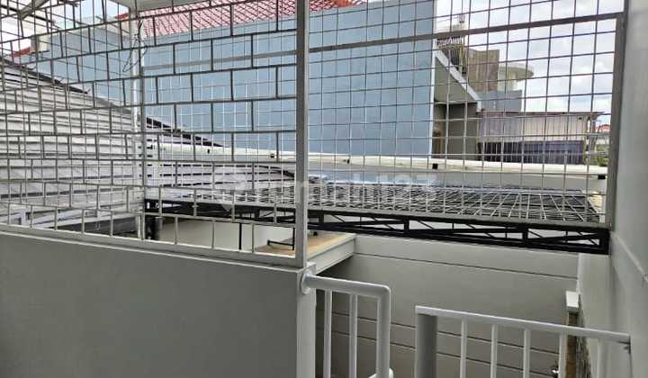 Dijual Rumah Minimalis dan Terawat di Singgasana Pradana Dijual Rumah Minimalis dan Terawat di Singgasana Pradana