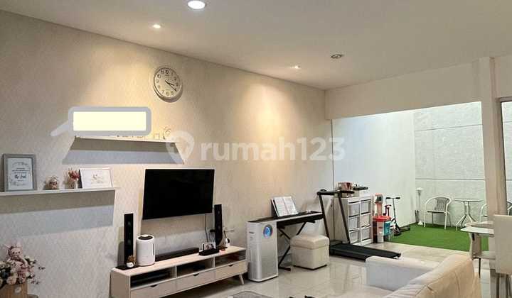 Rumah Modern Nyaman Lokasi di Setra Murni