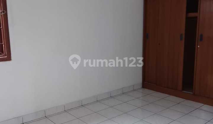 Disewakan Rumah Asri dan Terawat di Pondok Hijau 2