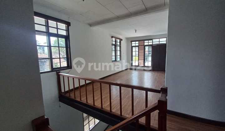 Spacious, Comfortable, Strategic House in Sayap Pahlawan Area.