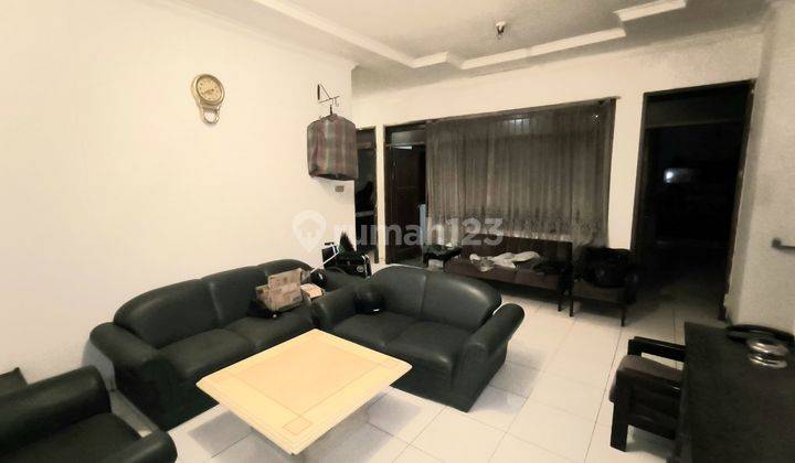 Rumah Cantik Minimalis Di Komplek Taman Lingkar Selatan 1