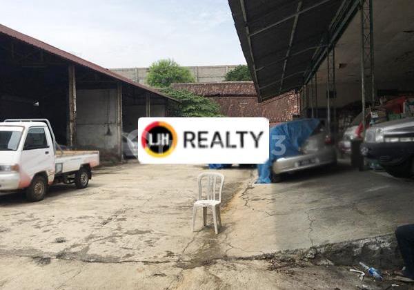 Warehouse on Kelinci Raya, Pandean Lamper, Semarang. 2