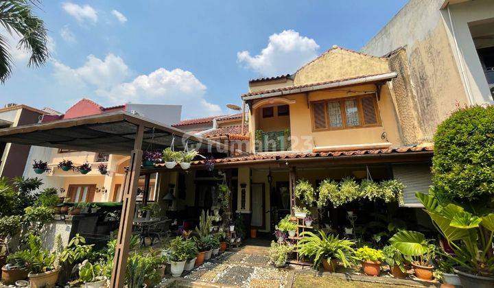 Rumah Bagus Asri Dengan View Kolam Renang Di Cinere, Ew-rico 1