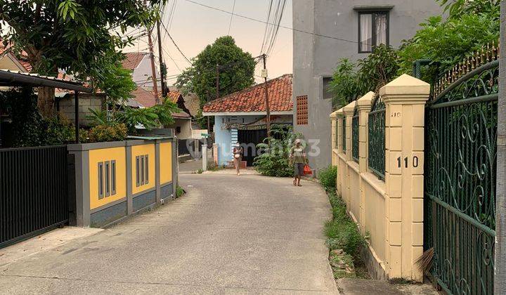Rumah Cantik Lokasi Strategis, Rumah Terawat Dan Bagus. Ew 2