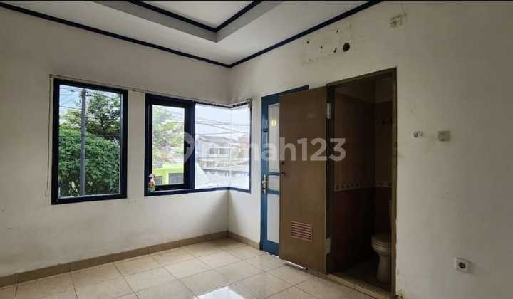 Two-story House Suitable for Commercial Space in Pancoran Mas, Ew. Two-story House Suitable for Commercial Space in Pancoran Mas, Ew.