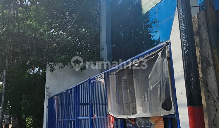 Ready-to-Use Strategic Location Building on Gunung Sahari Raya.