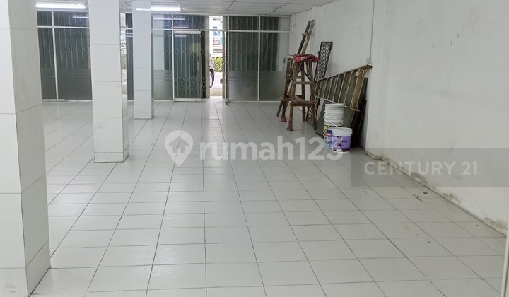 For Rent: Attached Shophouses in Gedong Panjang, West Jakarta