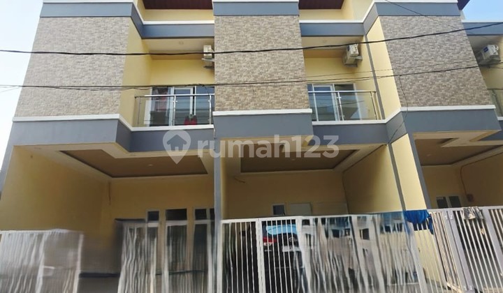 Minimalist Beautiful House in Harapan Indah Bekasi