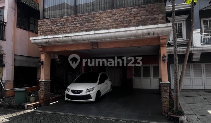 Dijual Cepat! Rumah 4 Lantai Dekat Tol di Vila Jatibening, Bonus Furnish! Dijual Cepat! Rumah 4 Lantai Dekat Tol di Vila Jatibening, Bonus Furnish!