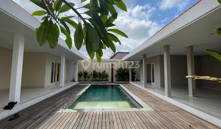 Beautiful Luxury Villa House Ready to Occupy in Umalas 2 Bali 1