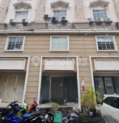 Dijual dan Disewa Ruko Komersial 4 Lantai, di CBD Green Lake City Cipondoh, Dekat Boulevard Dijual dan Disewa Ruko Komersial 4 Lantai, di CBD Green Lake City Cipondoh, Dekat Boulevard