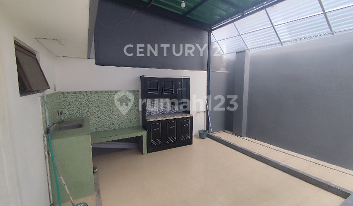 Rumah 2 Lantai Semi Furnished Cluster Alamanda Jgc, Cakung 2