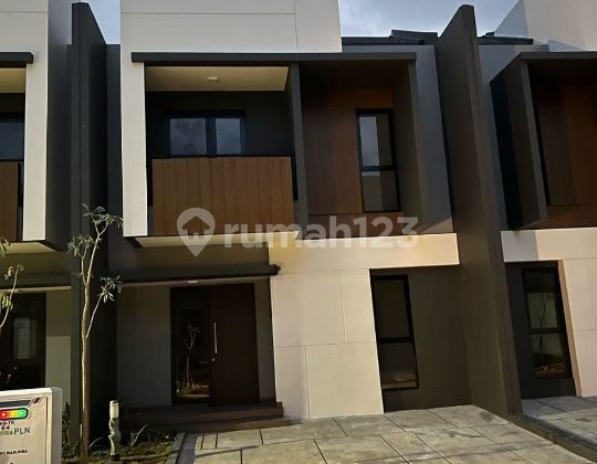 Cluster House Regia at Sumarecon Crown Gading Bekasi