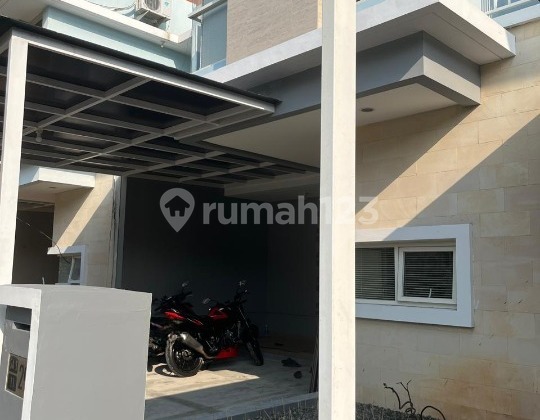 Rumah Siap Huni Lokasi Strategi di Cluster Lavesh Harapan Indah, Bekasi