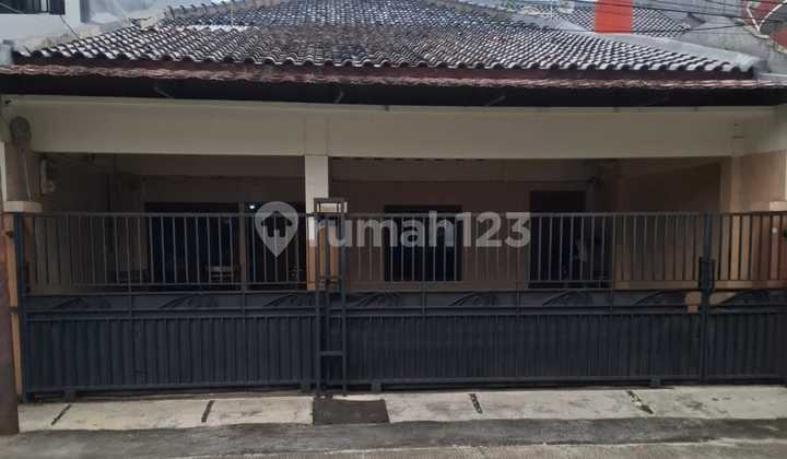 Dijual Rumah 2 Lantai di Kelapa Gading, Lokasi Premium