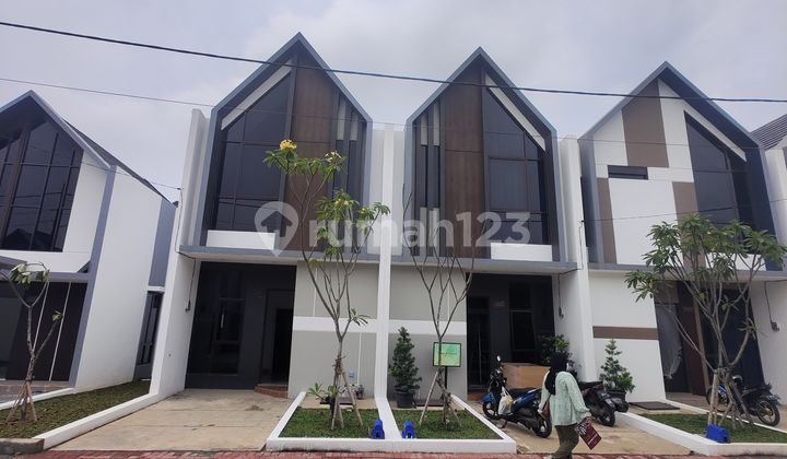 Rumah 2 Lantai Dekat Perumahan Lippo Karawaci