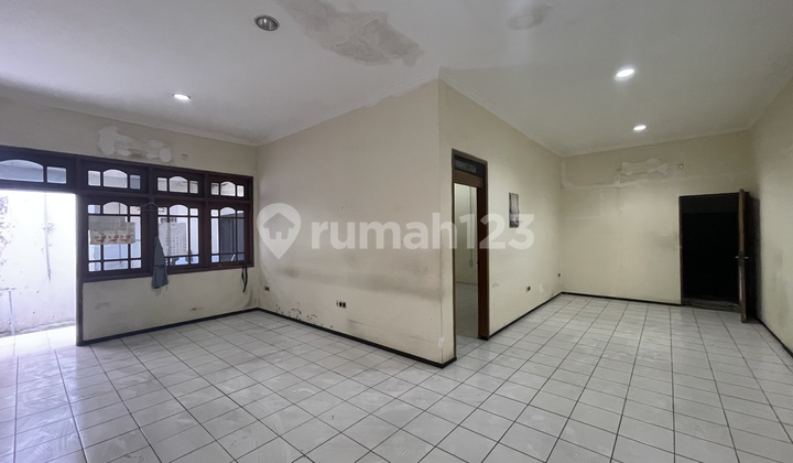 Rumah Usaha Jalan Raya Dukuh Kupang, Cocok Untuk Usaha Komersil 2