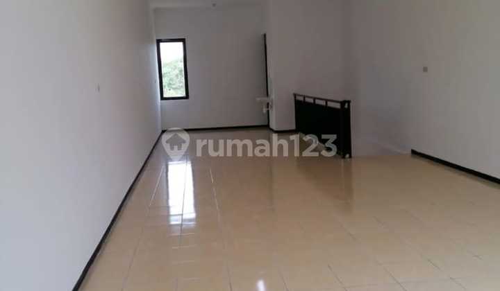 For Sale Raya Menganti Gresik Commercial Building, Suitable for Business For Sale Raya Menganti Gresik Commercial Building, Suitable for Business