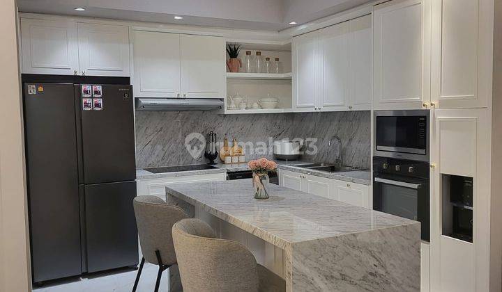 Murah, Apartemen Laviz Pakuwon 3br Full Furnish Dkt Lariz