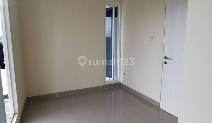 Rumah 2 Lantai Baru Di Menganti, Dkt Ladiva, Jade Hamlet, Hulaan 2