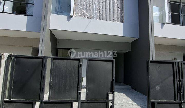 Rumah Baru Modern di Surabaya Timur Murah  1